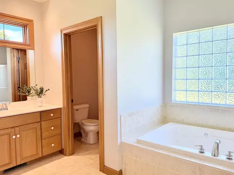 Bath - 1071 Wrightstown Rd, De Pere, WI 54115 photo 2 of 4