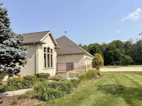 Exterior - 1071 Wrightstown Rd, De Pere, WI 54115 photo 6 of 11