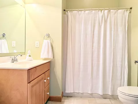 Bath - 1071 Wrightstown Rd, De Pere, WI 54115 photo 3 of 4