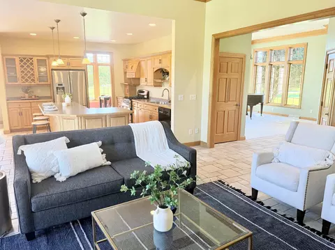 Living - 1071 Wrightstown Rd, De Pere, WI 54115 photo 2 of 5