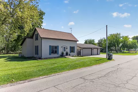 317 S 5th Ave, Winneconne, WI 54986