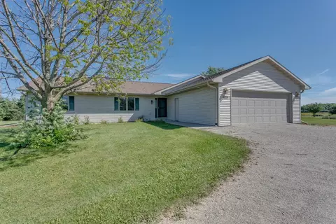 8826 N Clayton Ave, Neenah, WI 54956