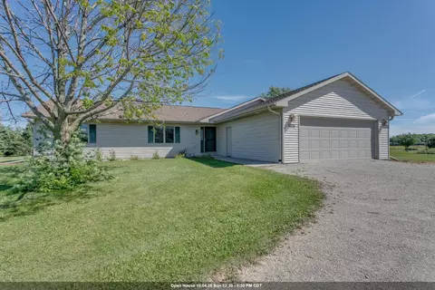 8826 N Clayton Ave, Neenah, WI 54956