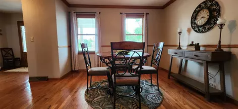 Dining - w6108 Long Court, Appleton, WI 54914 photo 2 of 4