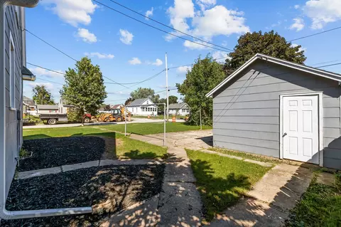 Exterior - 203 S Walnut St, Kimberly, WI 54136 photo 5 of 9