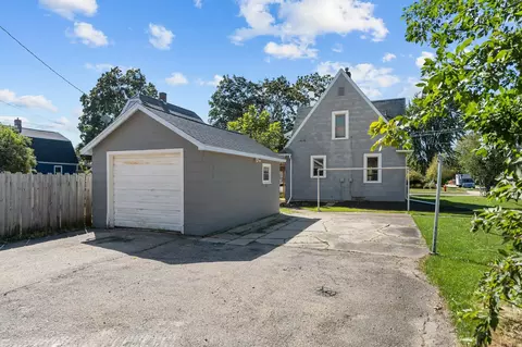 Exterior - 203 S Walnut St, Kimberly, WI 54136 photo 6 of 9