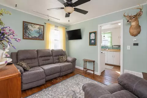 Living - 217 S Lee St, Appleton, WI 54915 photo 1 of 2