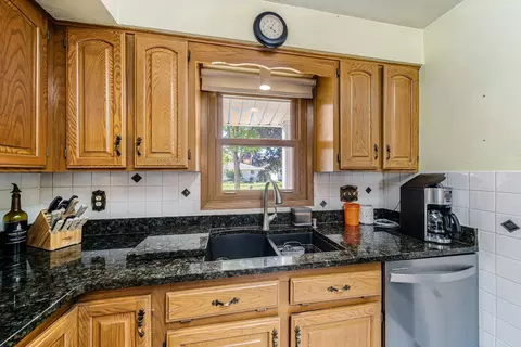 Kitchen - 506 S Midpark Dr, Appleton, WI 54915 photo 3 of 4