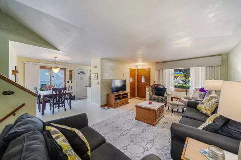 Living - 506 S Midpark Dr, Appleton, WI 54915 photo 1 of 3