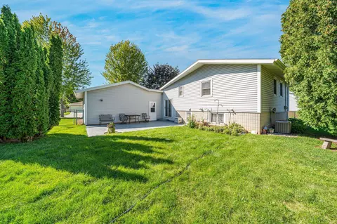 Exterior - 506 S Midpark Dr, Appleton, WI 54915 photo 4 of 6