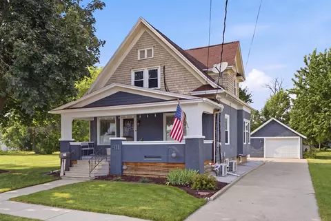411 Monroe St, Neenah, WI 54956