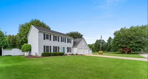 643 Stambaugh Rd, Allouez, WI 54301