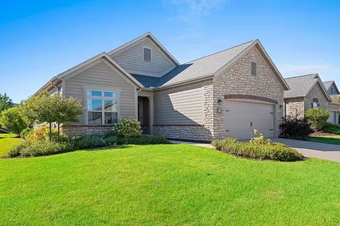 3670 Ponds Edge Ct, De Pere, WI 54115