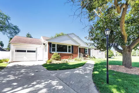 975 Coppens Rd, Green Bay, WI 54303