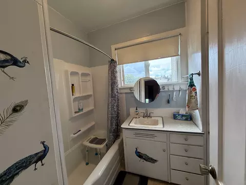 Bath - 511 5th Ave, Menominee, MI 49858 photo 1 of 3