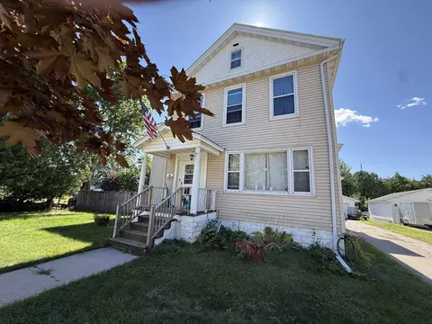 Exterior - 511 5th Ave, Menominee, MI 49858 photo 2 of 2