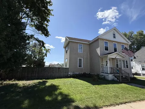511 5th Ave, Menominee, MI 49858