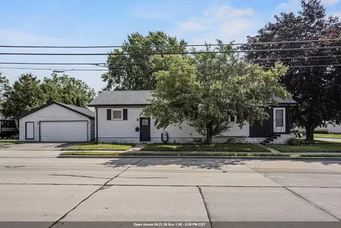 1222 Knapp St, Oshkosh, WI 54902