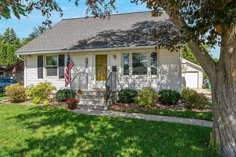 291 17th St, Fond Du Lac, WI 54935