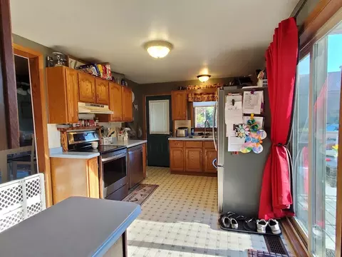 Kitchen - 5001 N Mccarthy Rd, Appleton, WI 54913 photo 7 of 7