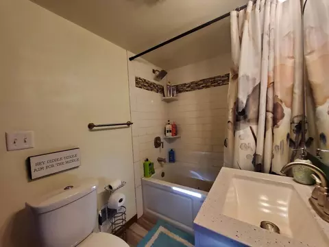 Bath - 5001 N Mccarthy Rd, Appleton, WI 54913 photo 3 of 5