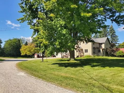 Exterior - 5001 N Mccarthy Rd, Appleton, WI 54913 photo 5 of 20