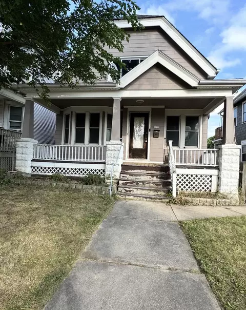 1020 S 32nd St, Milwaukee, WI 53215