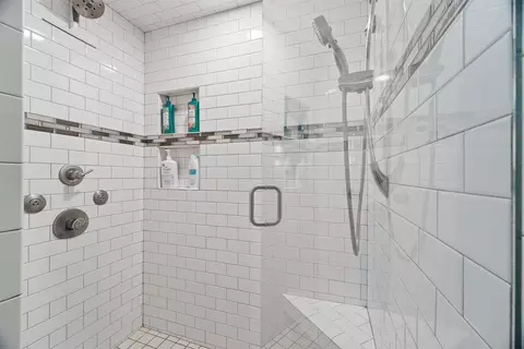 Bath - 1121 S Oneida St, Appleton, WI 54915 photo 3 of 5