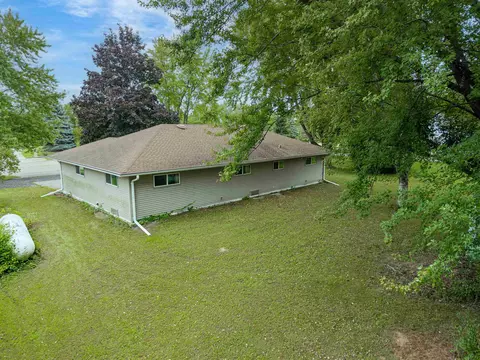 Exterior - 4939 N Meade St, Appleton, WI 54913 photo 9 of 9