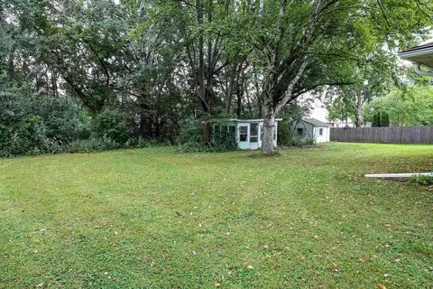 Exterior - 4939 N Meade St, Appleton, WI 54913 photo 4 of 9