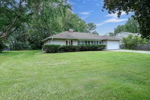 Exterior - 4939 N Meade St, Appleton, WI 54913 photo 3 of 9
