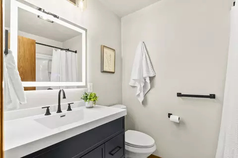 Bath - w3828 Highview Drive, Appleton, WI 54913 photo 3 of 4