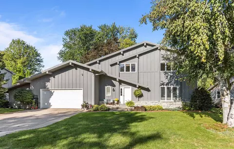 1211 Lynrose Ln, Neenah, WI 54956