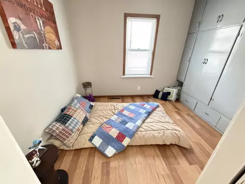 Bedroom - 909 N Mason St, Appleton, WI 54914 photo 2 of 2