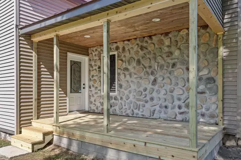 Exterior - 160 Mill Sts, Iola, WI 54945 photo 3 of 8