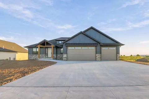 2782 Stelor Dr, Green Bay, WI 54311