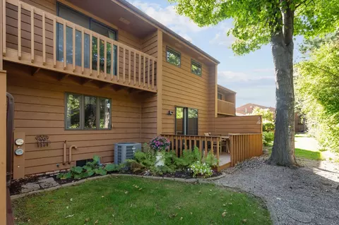 Exterior - 901 E Windfield Pl #B, Appleton, WI 54911 photo 3 of 9