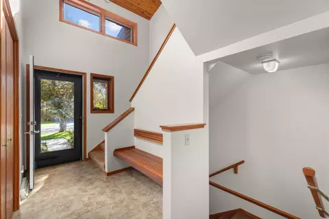 Entry Way - 901 E Windfield Pl #B, Appleton, WI 54911 photo 1 of 8