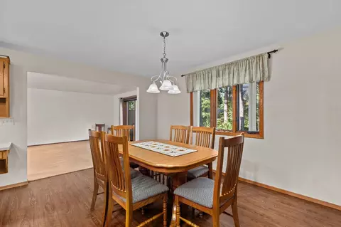 Dining - 901 E Windfield Pl #B, Appleton, WI 54911 photo 2 of 4