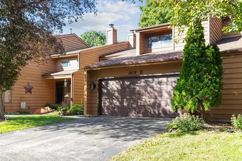 Exterior - 901 E Windfield Pl #B, Appleton, WI 54911 photo 8 of 9