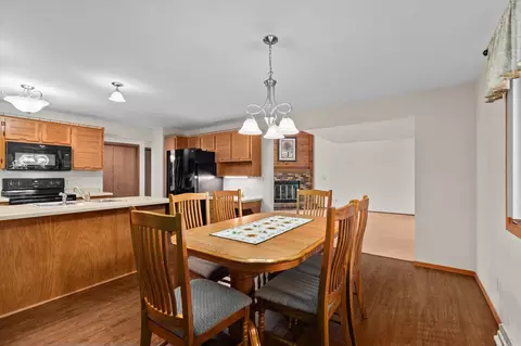 Dining - 901 E Windfield Pl #B, Appleton, WI 54911 photo 4 of 4