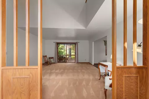 Entry Way - 901 E Windfield Pl #B, Appleton, WI 54911 photo 2 of 8