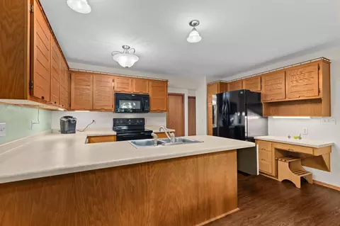 Kitchen - 901 E Windfield Pl #B, Appleton, WI 54911 photo 3 of 6