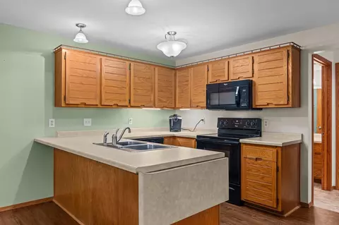 Kitchen - 901 E Windfield Pl #B, Appleton, WI 54911 photo 2 of 6