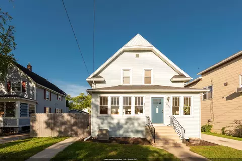 1033 N Sawyer St, Oshkosh, WI 54902