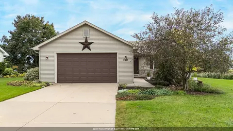 2305 Hearthstone Dr, Kaukauna, WI 54130
