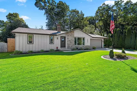 1241 Delray Dr, Green Bay, WI 54304