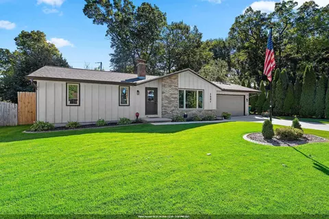 1241 Delray Dr, Green Bay, WI 54304