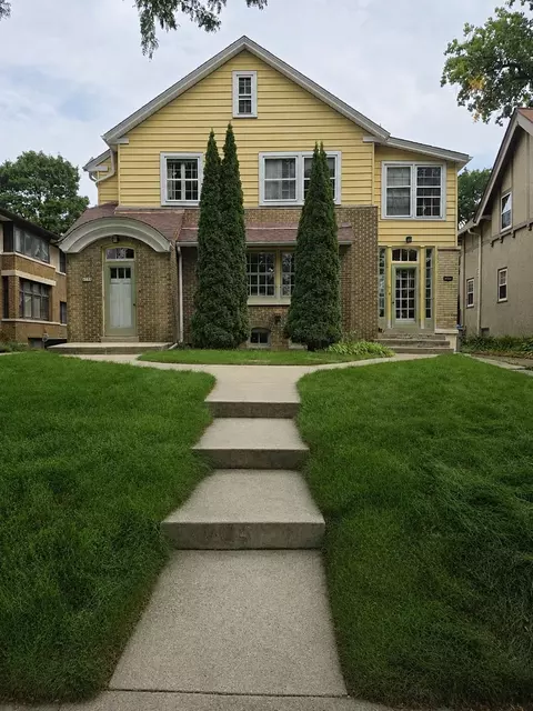 2928 N Downer Ave, Milwaukee, WI 53211