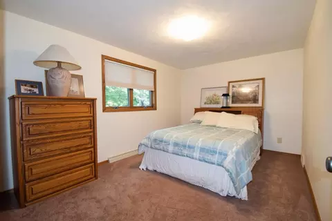 Bedroom - 3316 S White Birch Ln, Appleton, WI 54915 photo 2 of 3